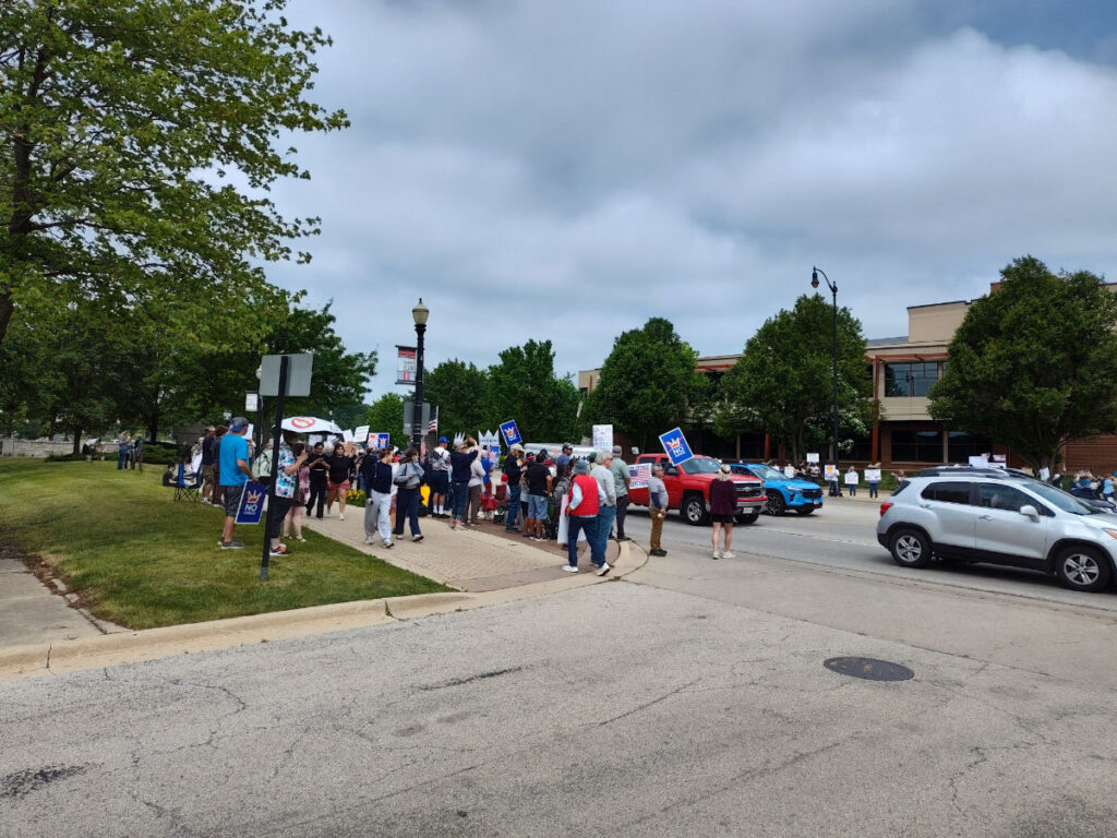 no kings rally in elgin 02